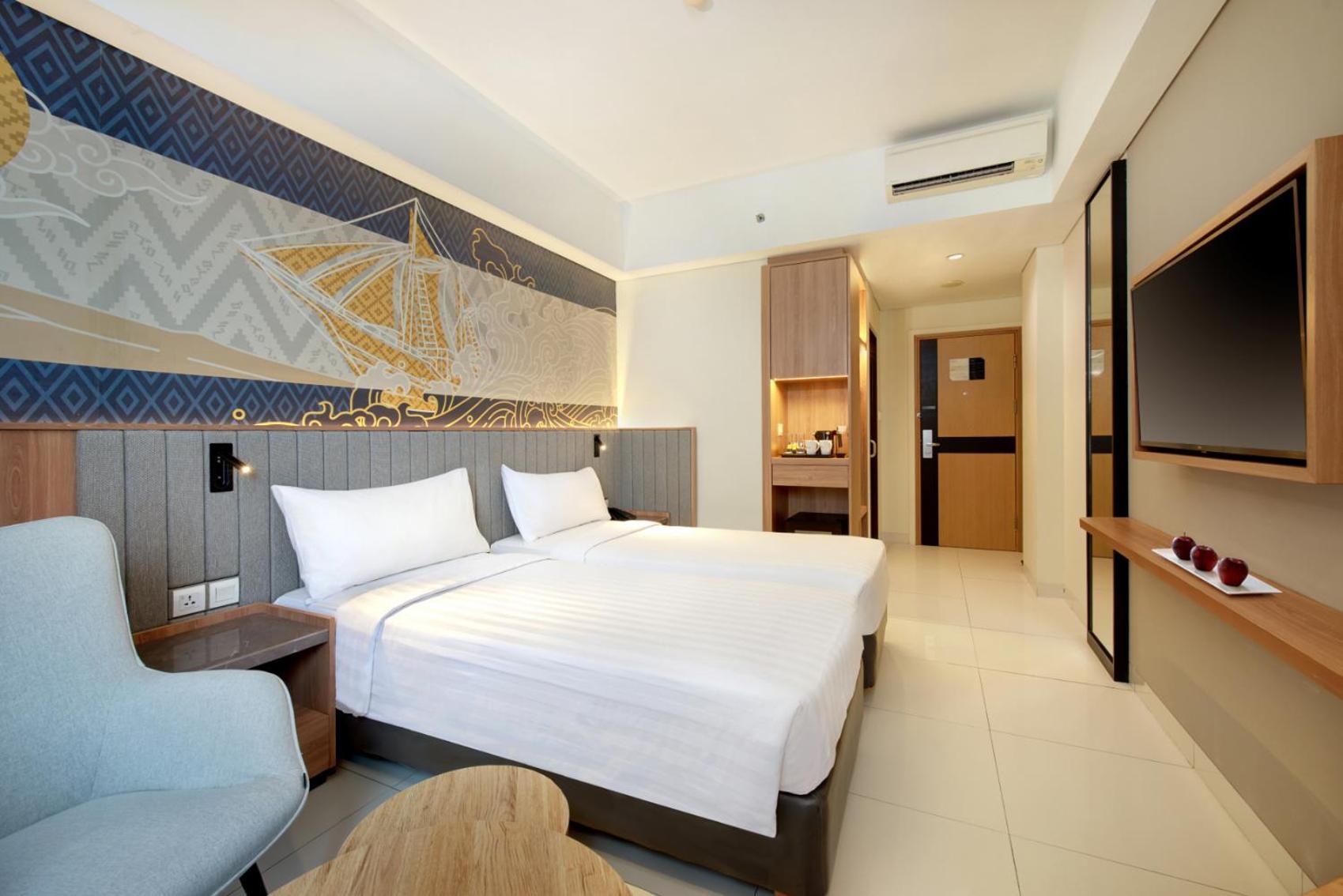 Aston Inn Pantai Losari Макасар Экстерьер фото
