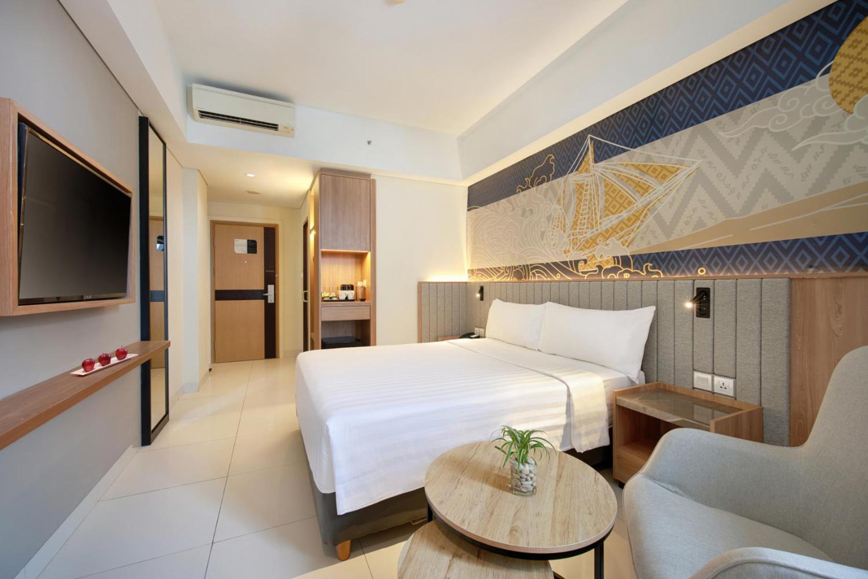 Aston Inn Pantai Losari Макасар Экстерьер фото