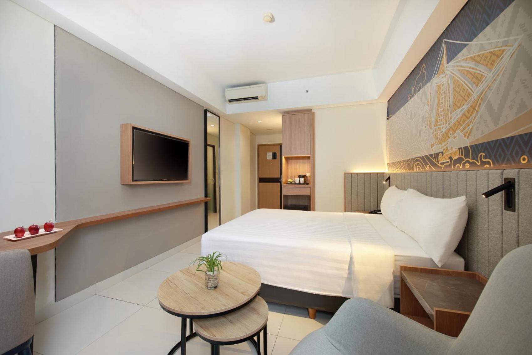 Aston Inn Pantai Losari Макасар Экстерьер фото