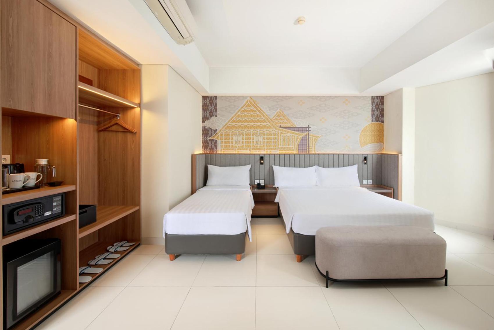Aston Inn Pantai Losari Макасар Экстерьер фото