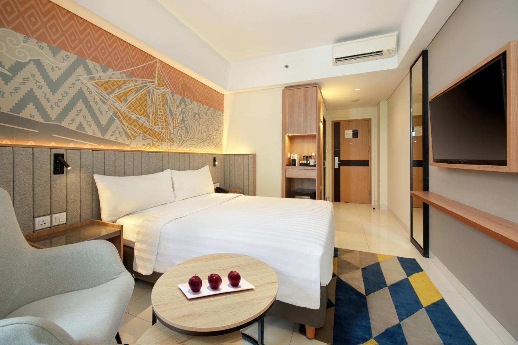 Aston Inn Pantai Losari Макасар Экстерьер фото