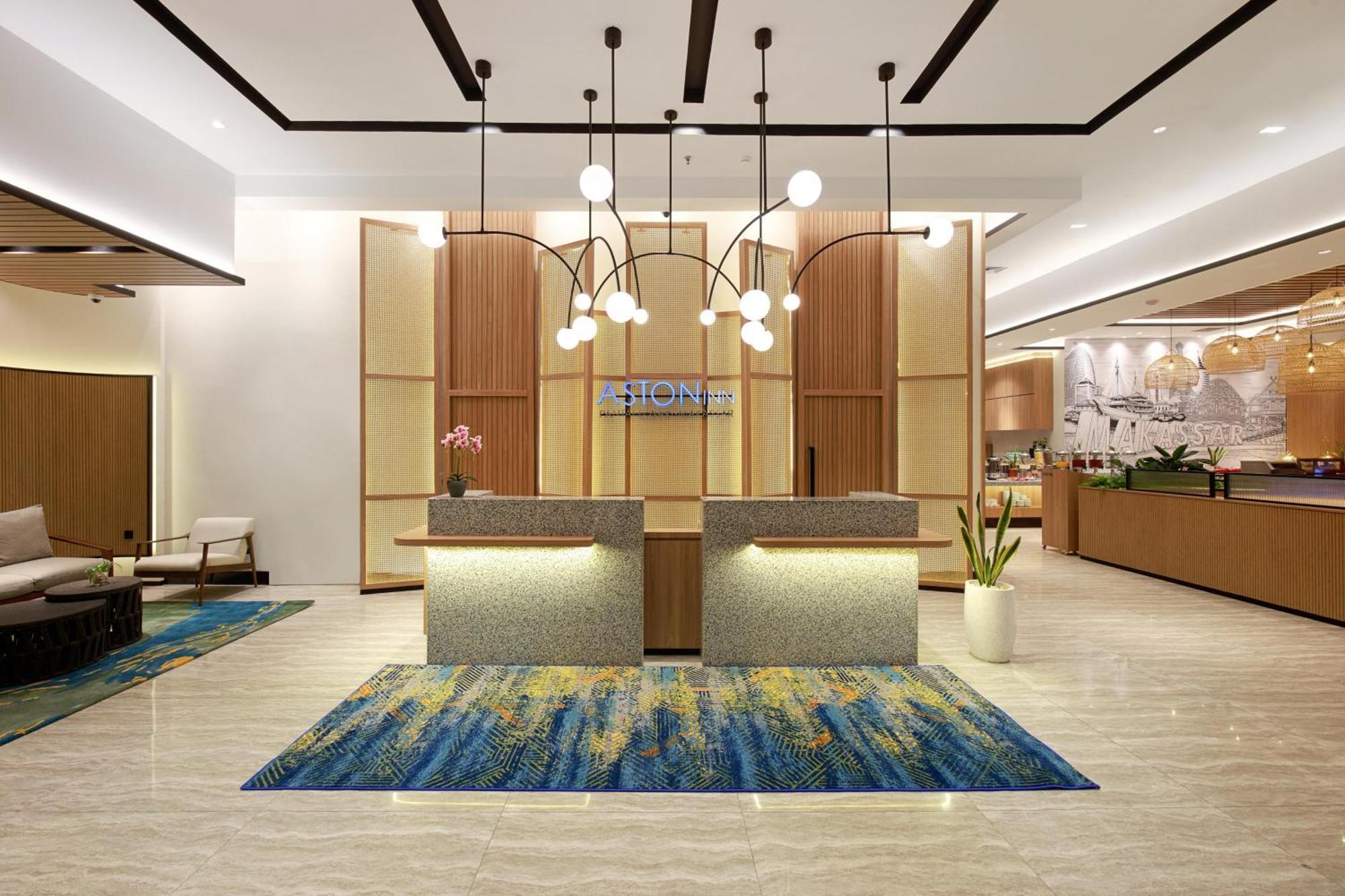 Aston Inn Pantai Losari Макасар Экстерьер фото
